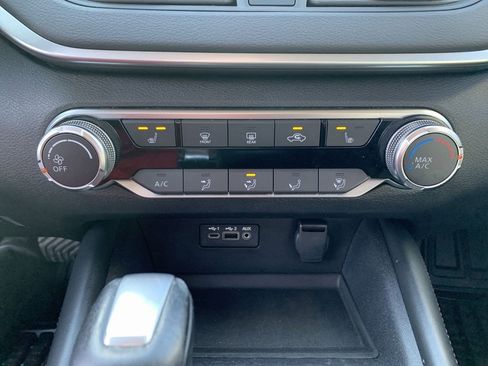 Used 2019 Nissan Altima 2.5 SR w/ SR Premium Package image 15