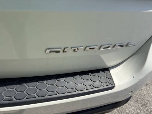 Used 2011 Dodge Durango Citadel w/ Trailer Tow Group IV AWD/4WD image 9