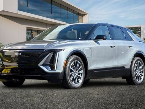 New 2025 Cadillac Lyriq Sport image 8