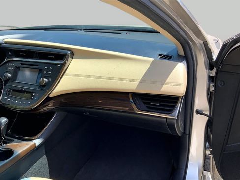 Used 2013 Toyota Avalon XLE FWD image 18