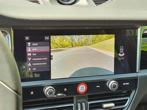 Certified 2026 Porsche Macan AWD/4WD image 17