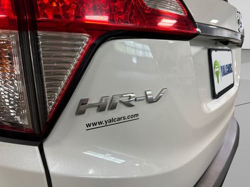 Used 2020 Honda HR-V LX image 35