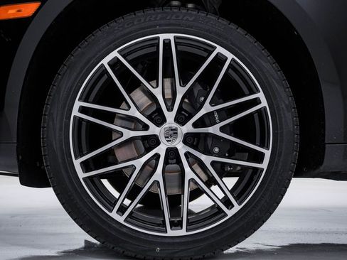 New 2026 Porsche Macan image 10