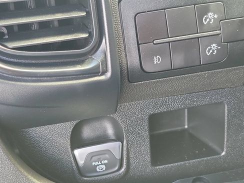 Used 2025 RAM ProMaster 2500 w/ Convenience Group FWD image 14