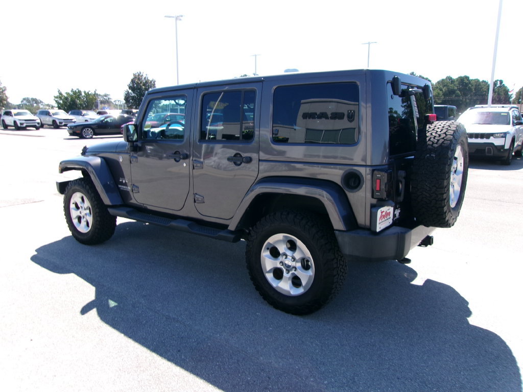 Used 2016 Jeep Wrangler Unlimited Sahara w/ Max Tow Package AWD/4WD image 2