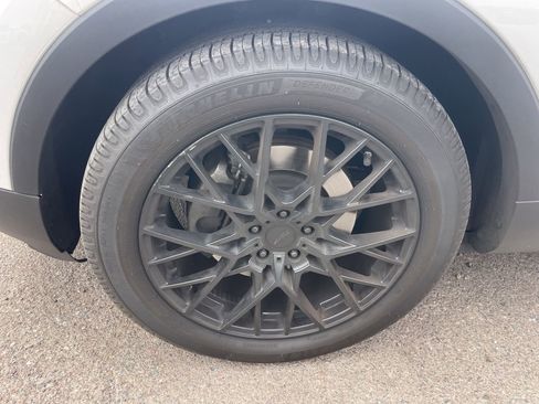 Used 2017 Ford Explorer Limited w/ Equipment Group 301A image 5