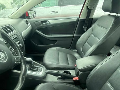 Used 2013 Volkswagen Jetta SE FWD image 6