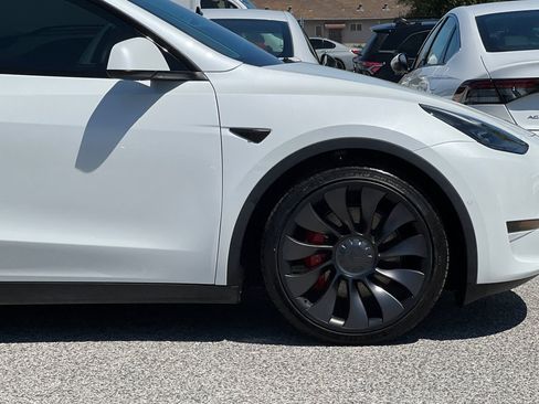 Used 2022 Tesla Model Y Performance AWD/4WD image 34