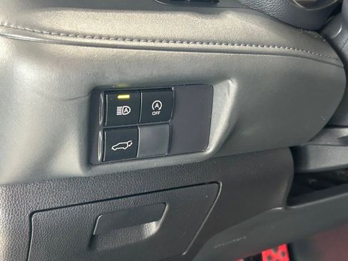 Used 2023 Toyota Highlander L image 46