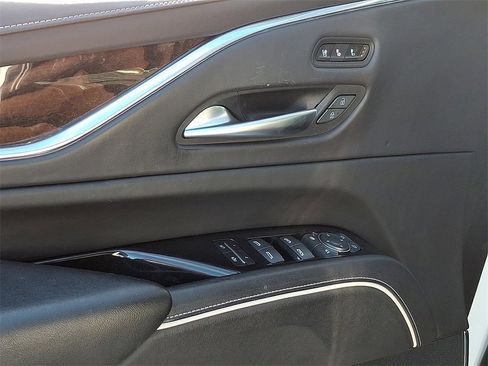 Used 2023 Cadillac Escalade ESV Sport Platinum image 11