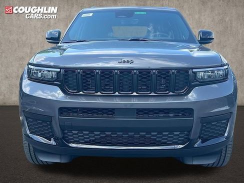 New 2025 Jeep Grand Cherokee L Altitude image 2