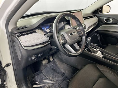 Used 2022 Jeep Compass Latitude AWD/4WD image 9