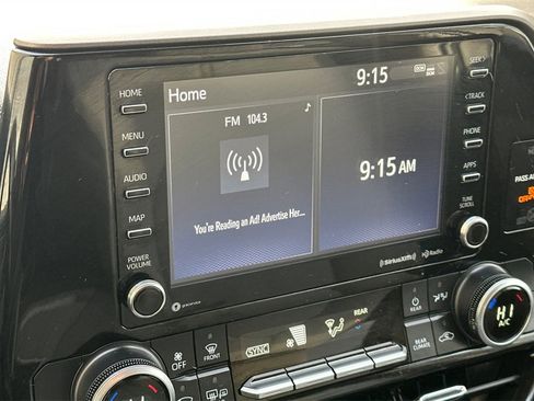 Used 2022 Toyota Highlander LE image 21