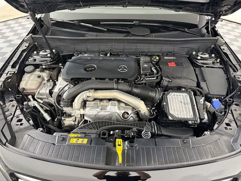 Used 2025 Mercedes-Benz GLB 250 4MATIC w/ Winter Package image 28