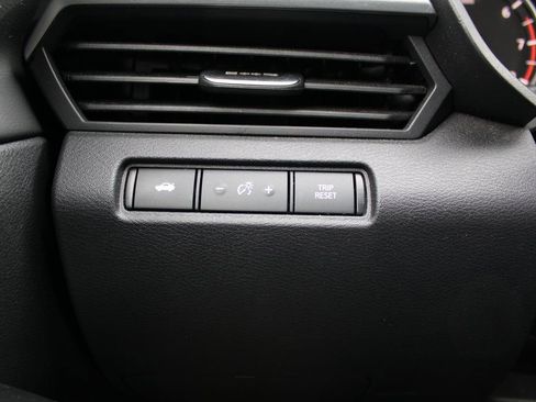 Used 2024 Nissan Altima 2.5 SV image 20