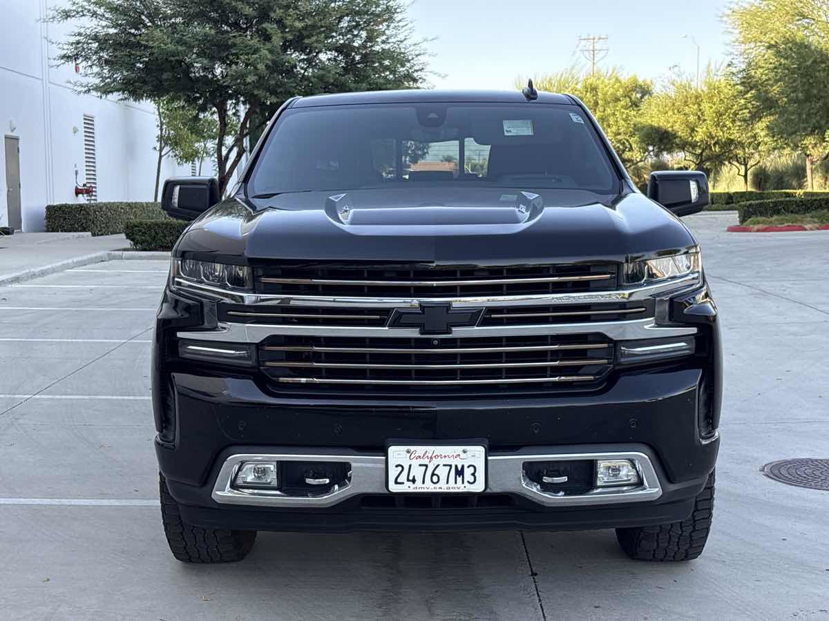 Used 2019 Chevrolet Silverado 1500 High Country w/ Technology Package AWD/4WD image 8