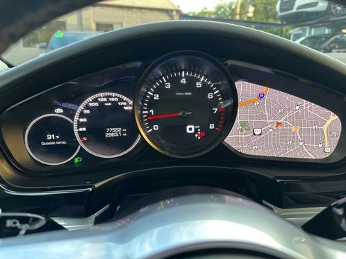 Used 2018 Porsche Panamera 4 AWD/4WD image 20