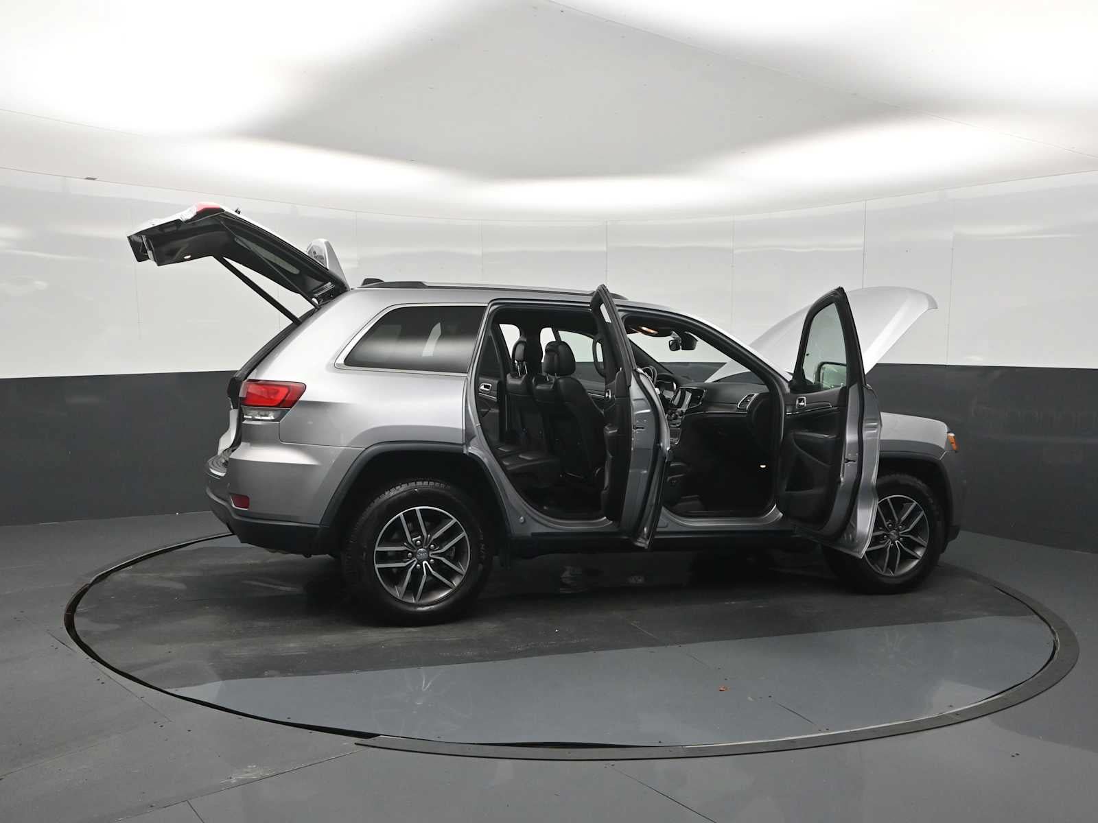 Used 2021 Jeep Grand Cherokee Limited w/ Luxury Group II AWD/4WD image 35