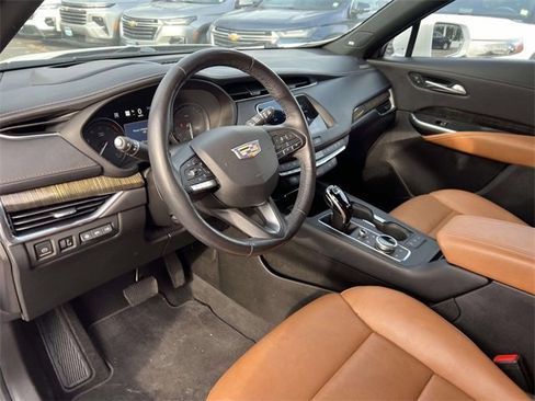 Used 2021 Cadillac XT4 Premium Luxury image 13