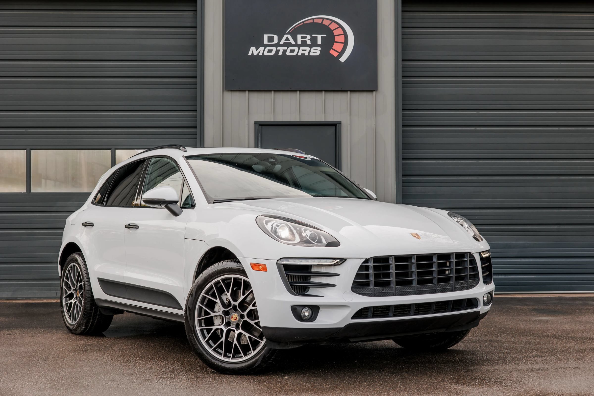 Used 2017 Porsche Macan S AWD/4WD image 3