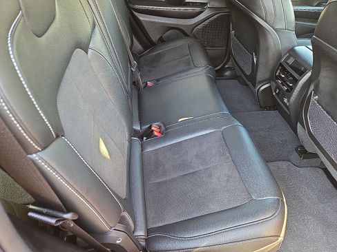 Used 2023 Jeep Grand Cherokee Altitude image 19