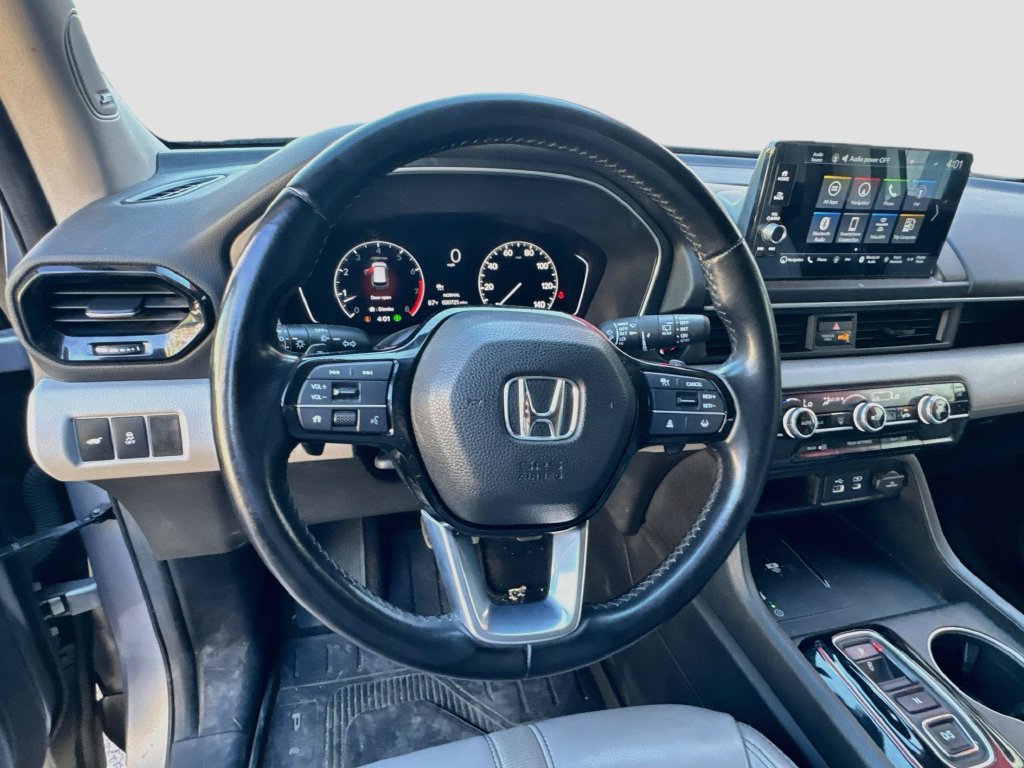 Used 2025 Honda Pilot Touring image 11
