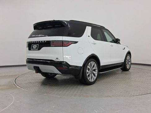 New 2026 Land Rover Discovery Limited Edition image 9