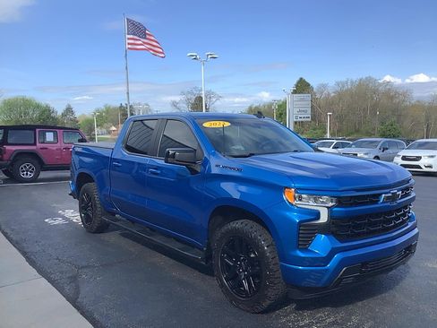 Used 2023 Chevrolet Silverado 1500 RST w/ Convenience Package II AWD/4WD image 3