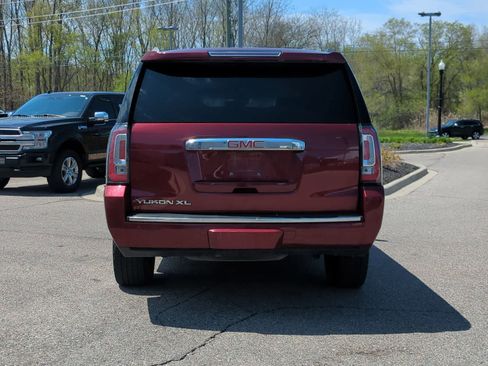 Used 2019 GMC Yukon XL Denali w/ Denali Ultimate Package AWD/4WD image 7