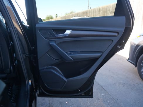 Used 2023 Audi Q5 2.0T Premium w/ Convenience Package image 11