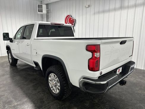 Used 2022 Chevrolet Silverado 2500 LT w/ Convenience Package AWD/4WD image 8