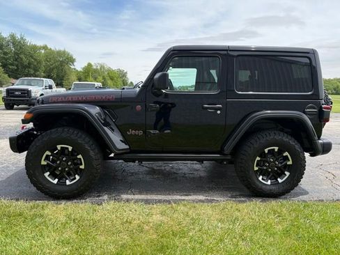 Used 2024 Jeep Wrangler Rubicon AWD/4WD image 12