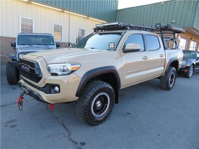 Used 2017 Toyota Tacoma TRD Off-Road w/ Tow Package (A/T)