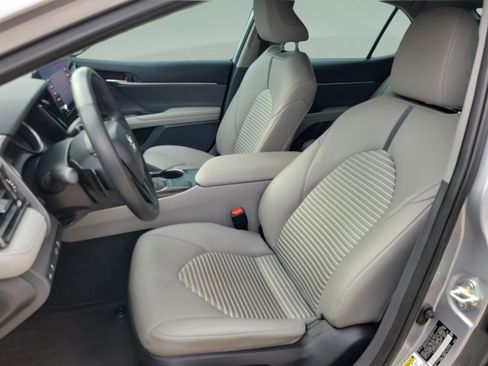 Used 2024 Toyota Camry SE w/ Convenience Package FWD image 10