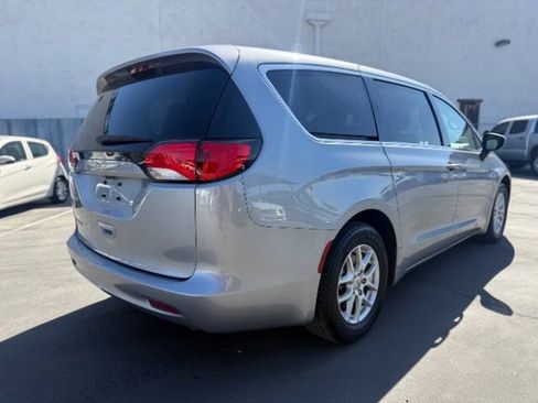 Used 2021 Chrysler Voyager LX FWD image 3