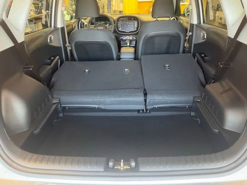 Used 2025 Kia Soul LX FWD image 28