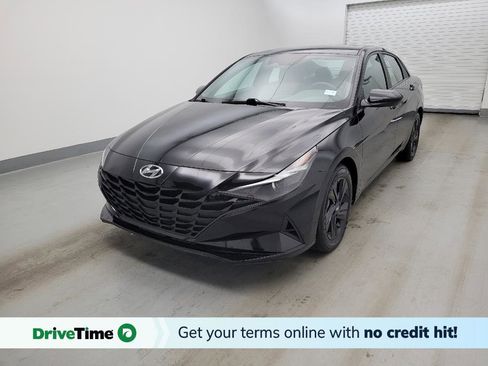 Used 2023 Hyundai Elantra SEL w/ Preferred Accessory Package FWD image 1