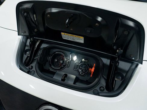 Used 2025 Nissan Leaf SV Plus image 44