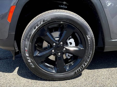 New 2025 Jeep Grand Cherokee Altitude AWD/4WD image 13