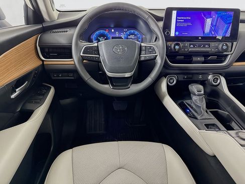 Used 2024 Toyota Grand Highlander Limited image 24