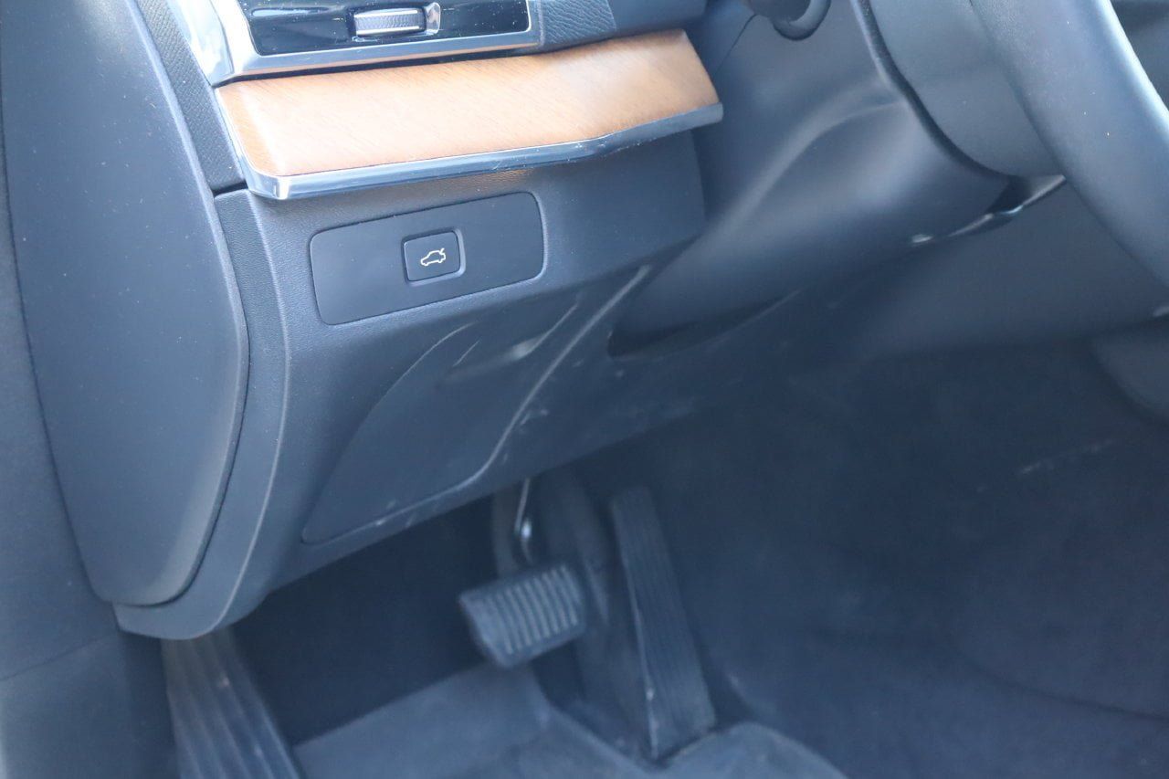 Used 2023 Volvo XC90 B6 Plus w/ Protection Package Premier AWD/4WD image 27