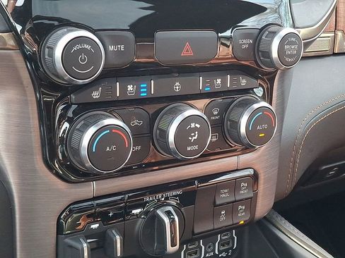 Used 2022 RAM 1500 Limited w/ Off Road Group AWD/4WD image 18