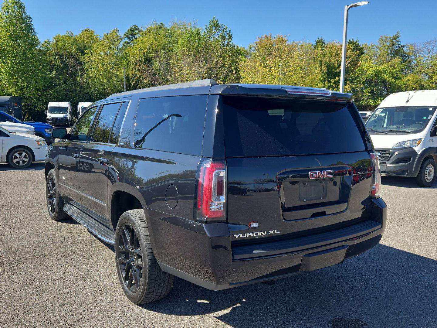Used 2020 GMC Yukon XL SLT w/ Premium Edition AWD/4WD image 5