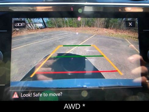 Used 2022 Volkswagen Tiguan SE R-Line image 18