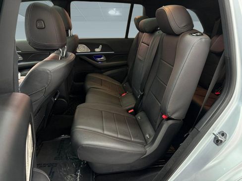 Used 2025 Mercedes-Benz GLS 450 4MATIC image 13