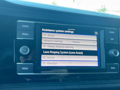 Used 2024 Volkswagen Jetta SE FWD image 13