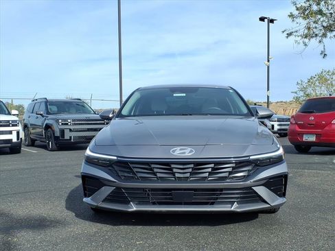 Certified 2025 Hyundai Elantra Limited image 2