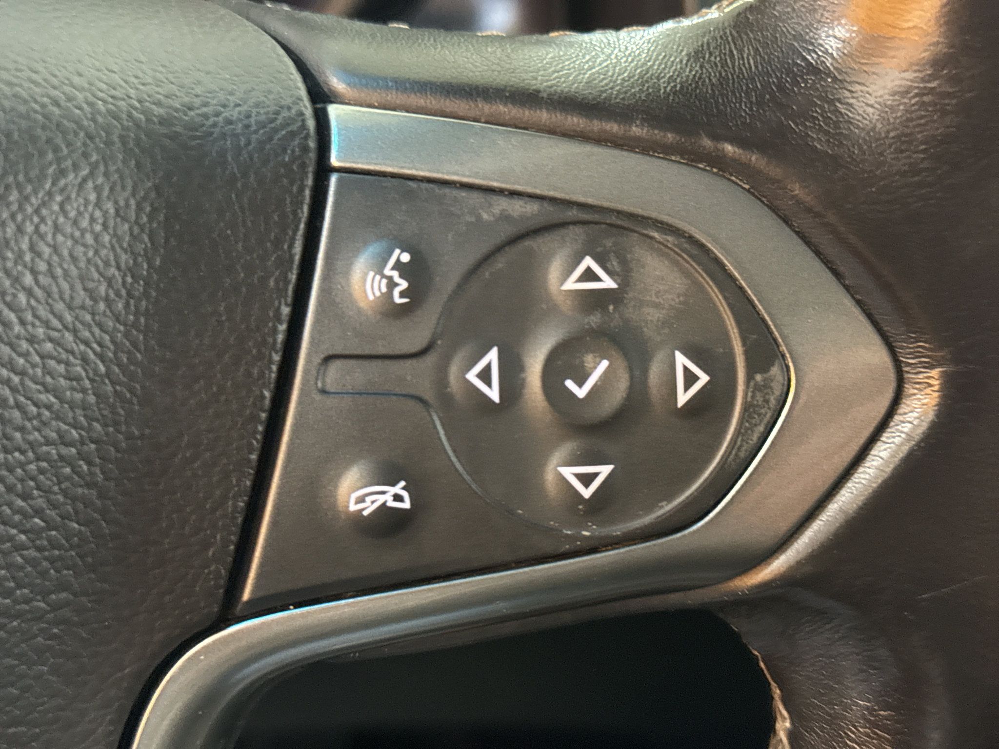 Used 2020 Chevrolet Suburban LT AWD/4WD image 26