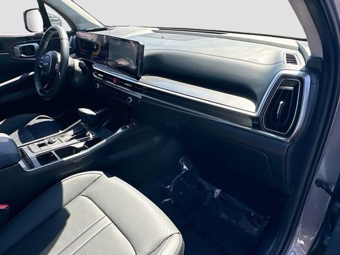 Certified 2025 Kia Sorento S w/ Panoramic Sunroof Package FWD image 30