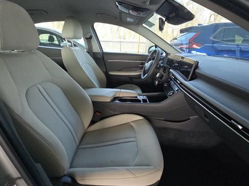 Used 2025 Hyundai Sonata SEL FWD image 4